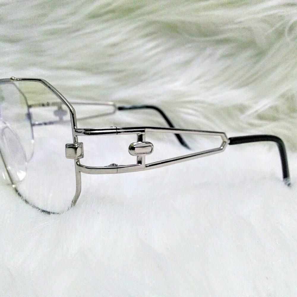 (NEW)! Cute! Clear, Crystal Studdef! Oversized, Sunglasses! :-) - Picture 7 of 9